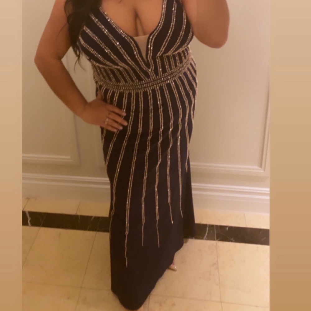 Beautiful gown. Worn only once